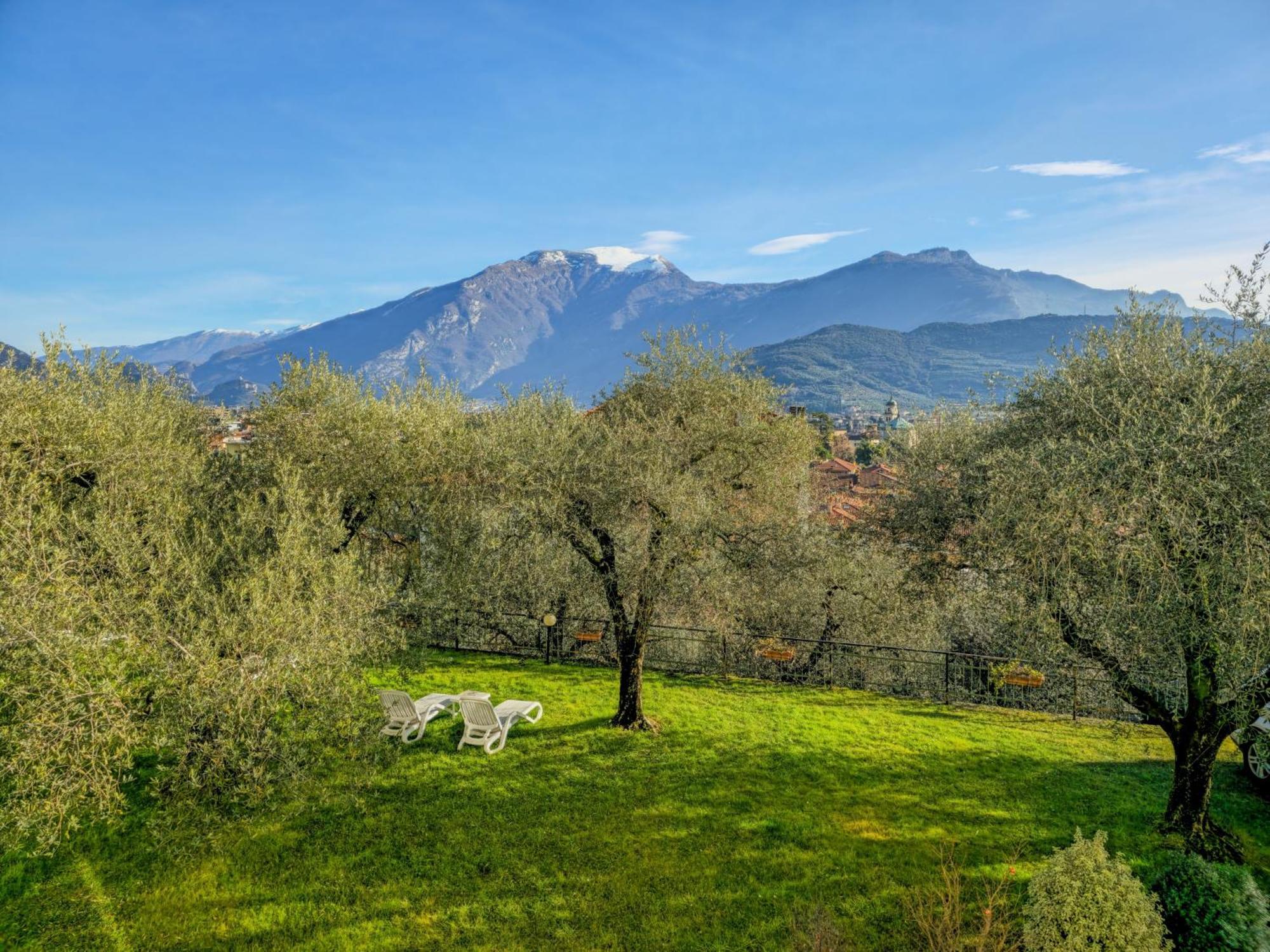 Aparthotel Englovacanze Riva del Garda Bagian luar foto