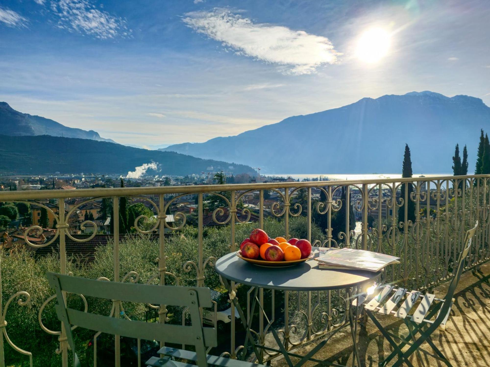 Aparthotel Englovacanze Riva del Garda Bagian luar foto