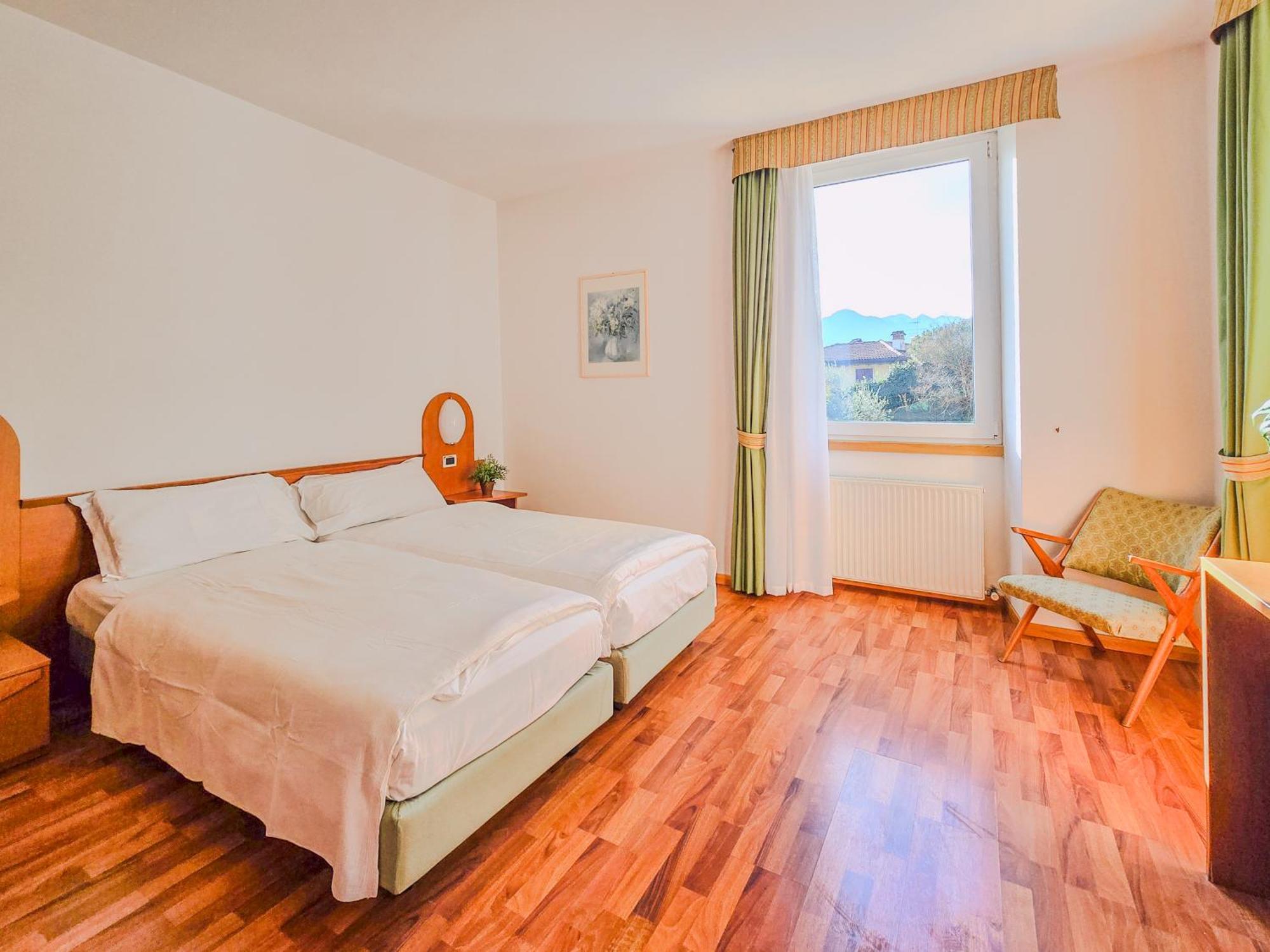 Aparthotel Englovacanze Riva del Garda Bagian luar foto