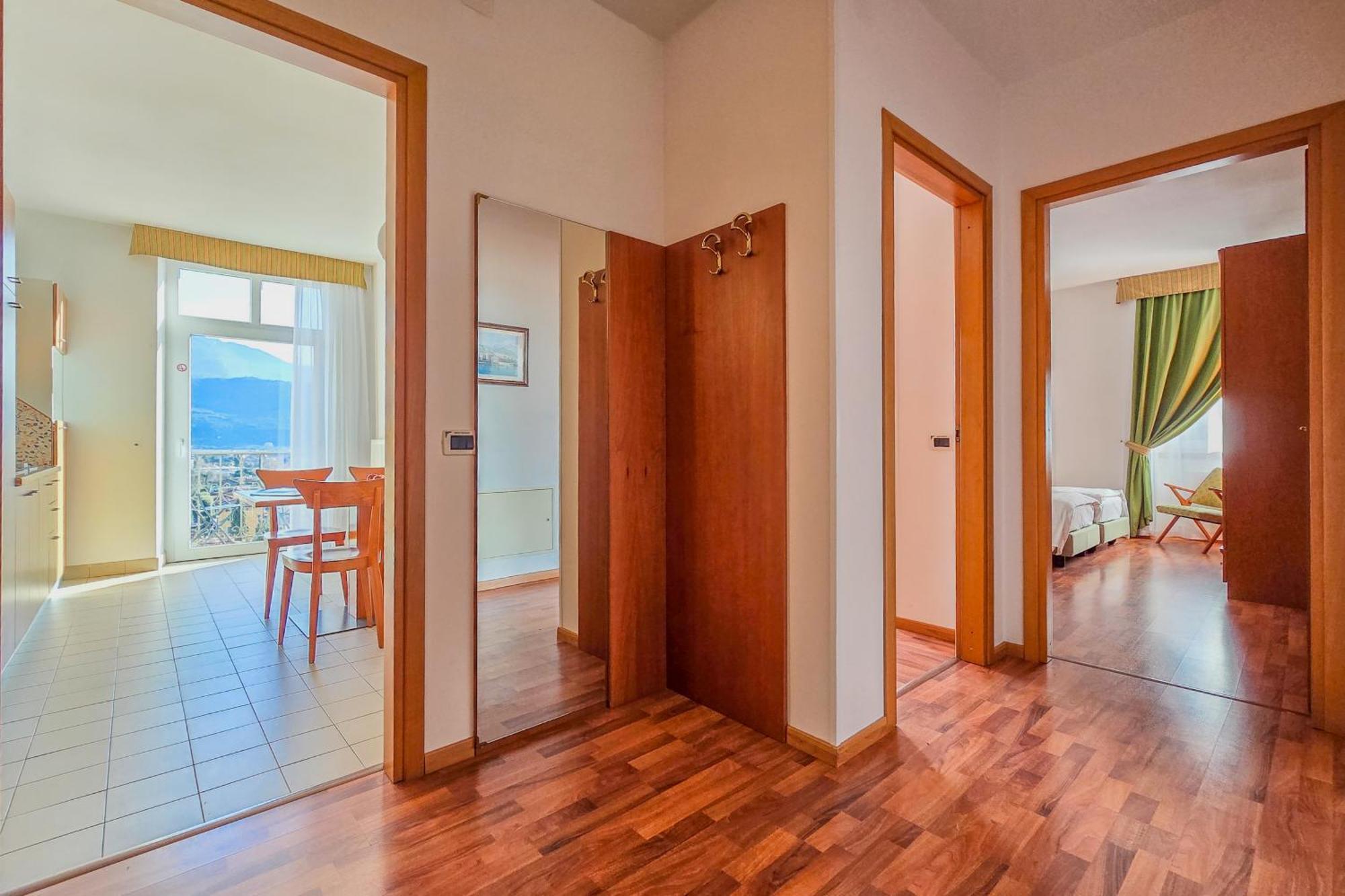 Aparthotel Englovacanze Riva del Garda Bagian luar foto