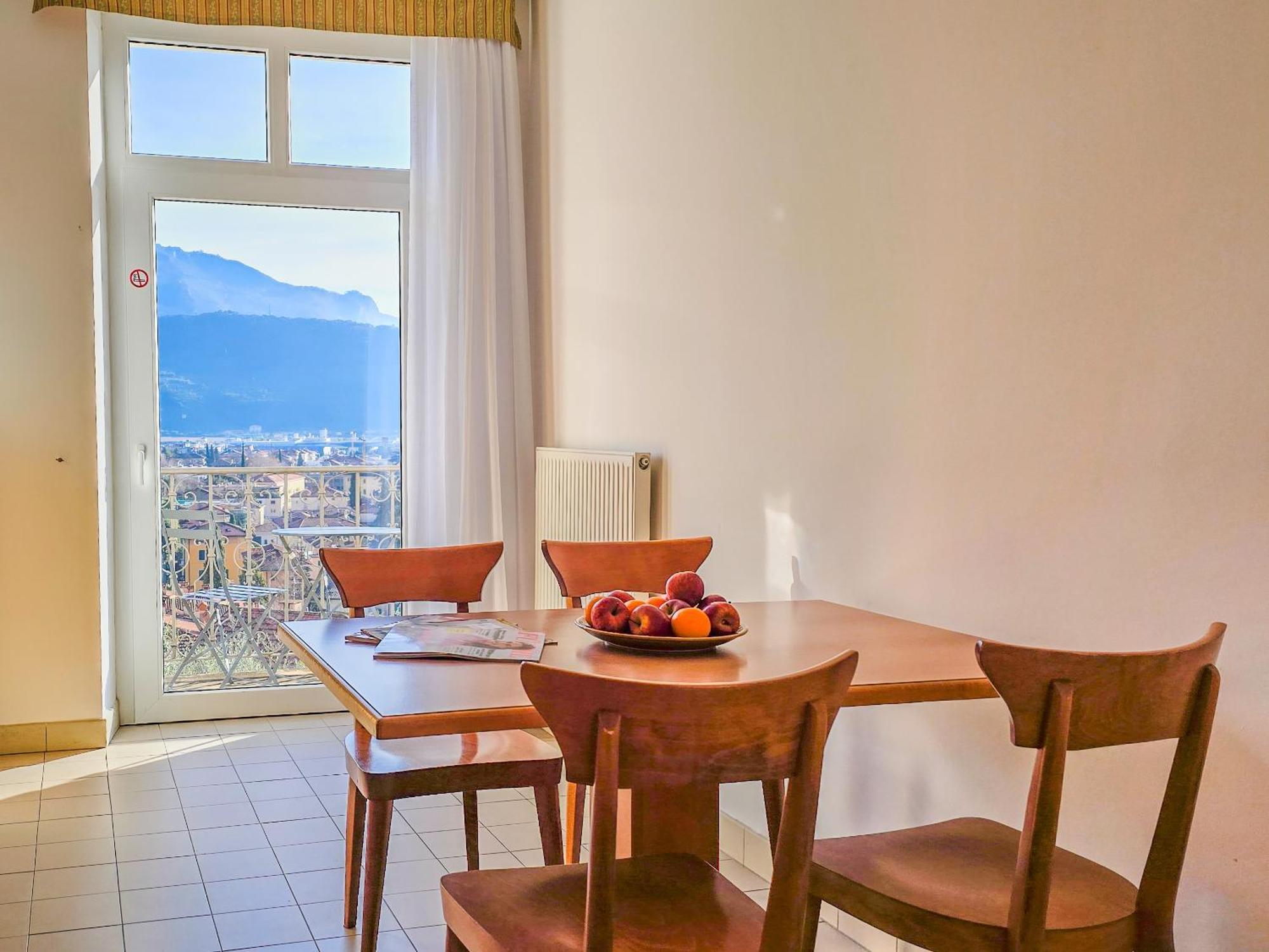 Aparthotel Englovacanze Riva del Garda Bagian luar foto