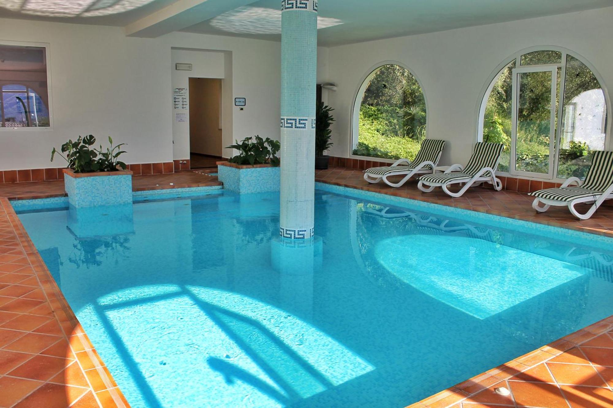 Aparthotel Englovacanze Riva del Garda Bagian luar foto